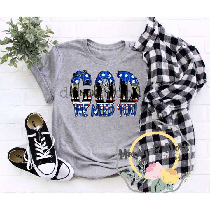 T-shirt militare God We Need You per la vendita all'ingrosso da parte di Honey and Gloss