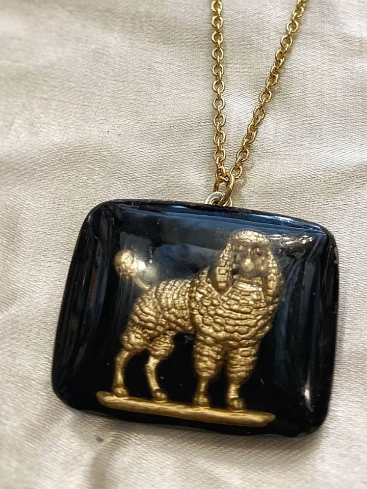 Collana Intaglio Barboncino per la vendita all'ingrosso da parte di Fascinato