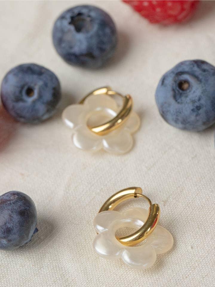 Grenadine white mother-of-pearl for wholesale by Les impatientes