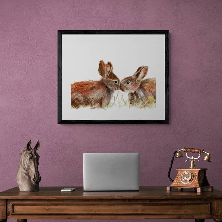 Inramad tryck Hazel och Bluebell kaninerna för wholesale av Wendy Laverick