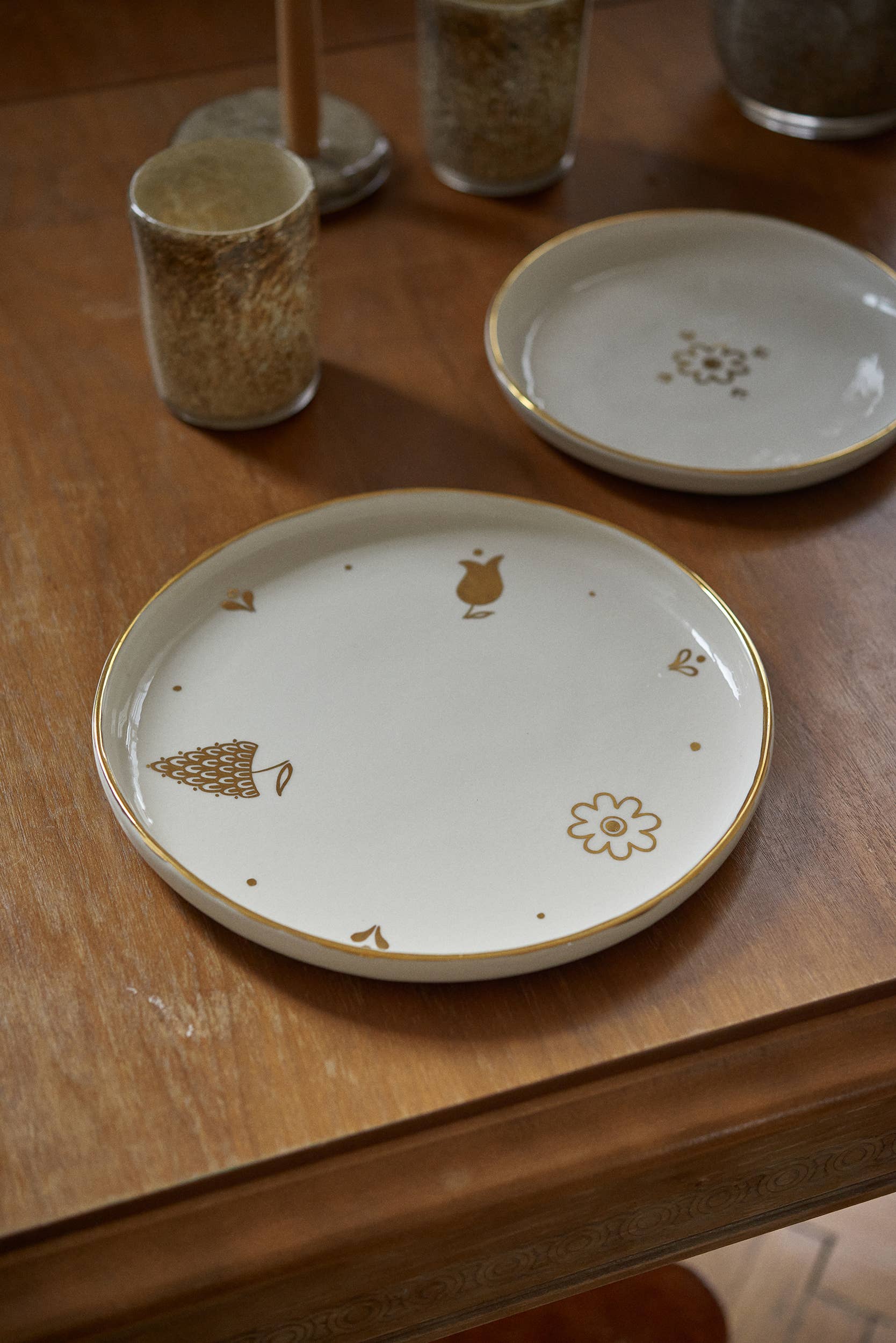 Creating Comfort Lab – wholesale Dinner plate – Handmade Porcelain Dinner Plates with Gold Rim. Off-White5