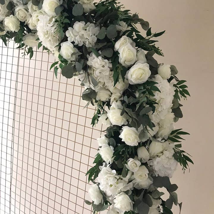 IVY CRUZ – wholesale Bunting/garland – Large Flower Garland, White Flower Garland, Flower Swag2