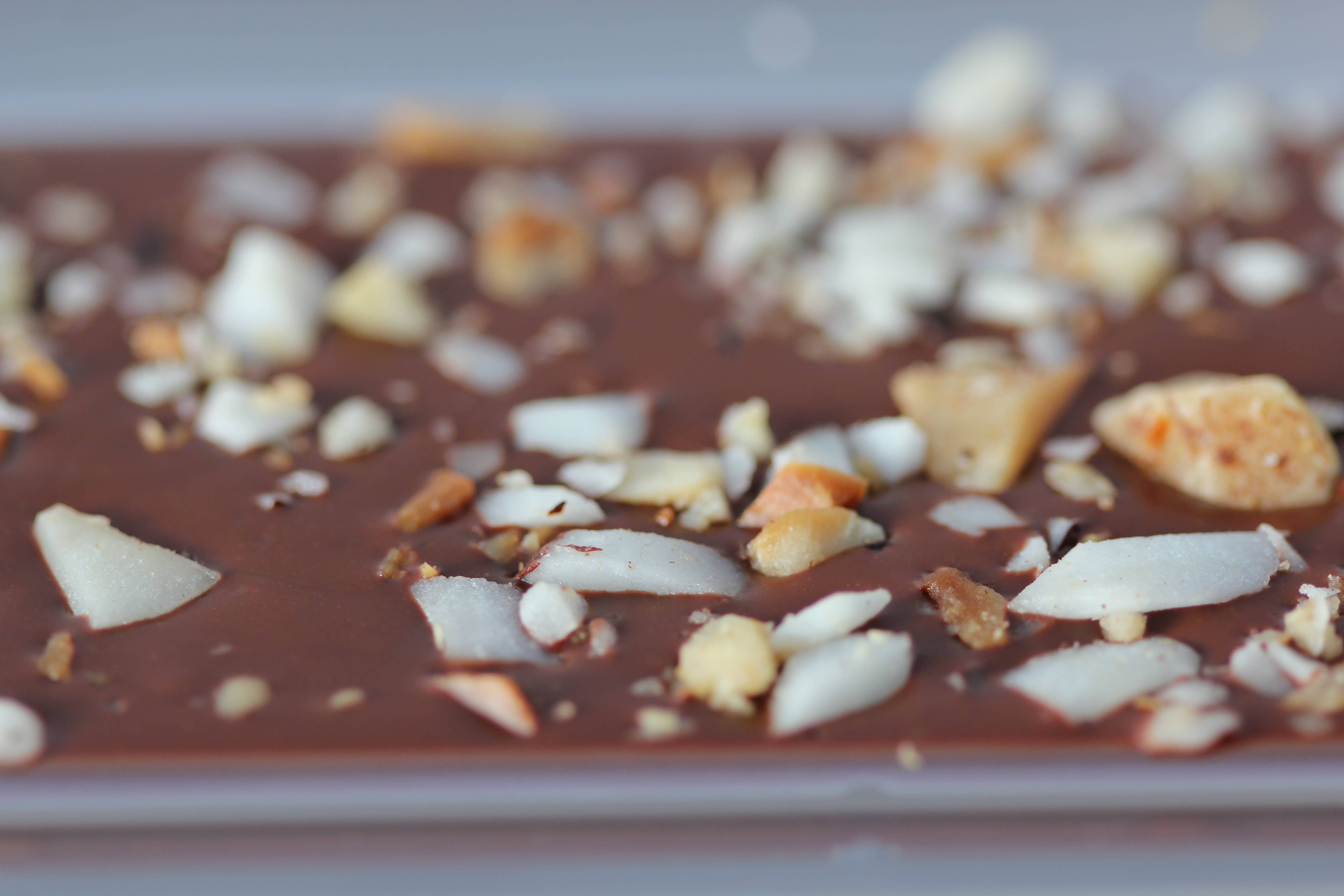 Chocs ‘N Boxes - Wholesale Chocolate Bar - 80% Dark Chocolate Bar with Coconut & Pili Nuts – Sugar Free3