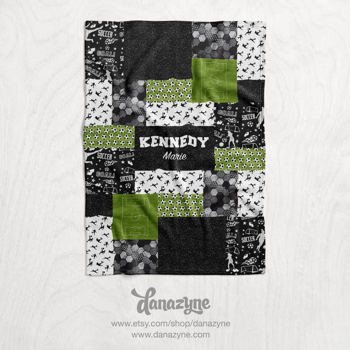 Couverture de football personnalisée pour fille - Concevez-la vous-même pour la vente par Danazyne