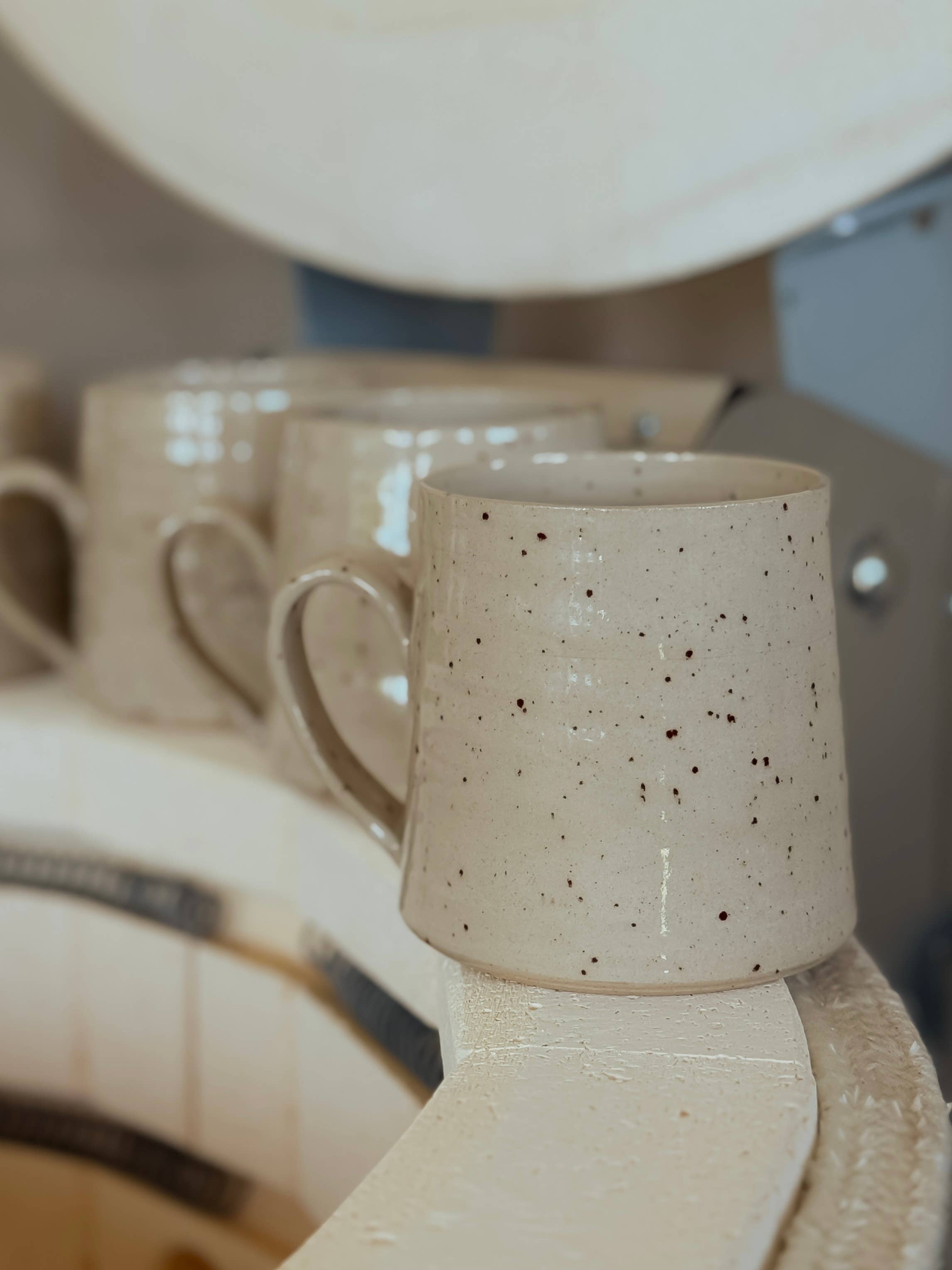 Nina Paloma – wholesale Kaffekoppar – Mugg med prickigt äggmönster1