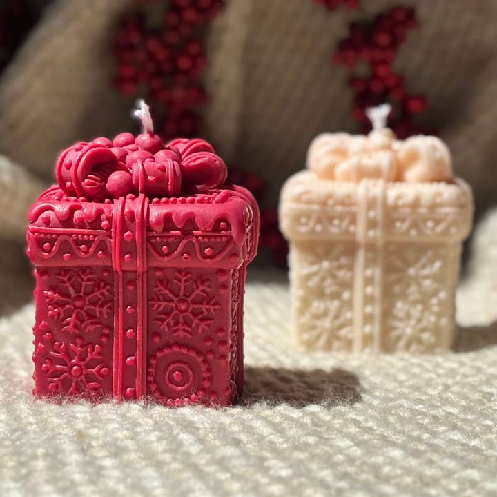 Large Christmas Gift Candle | Gingerbread Holiday Box for wholesale by OH MY BOX