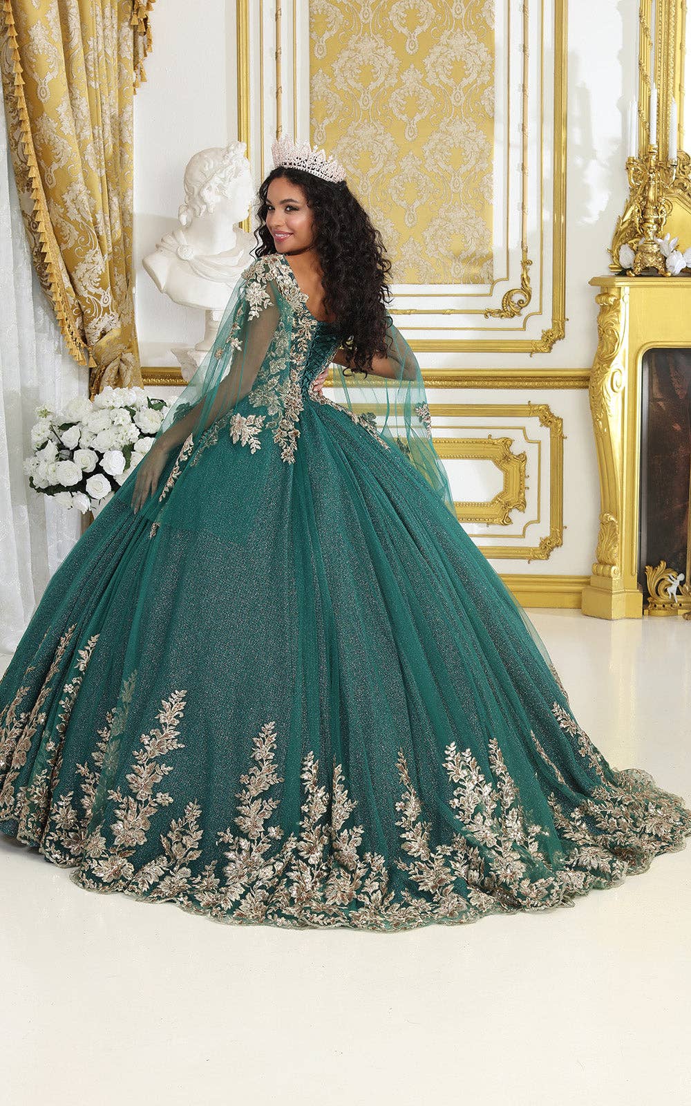 LA Merchandise – Großhandel Abendkleid – Damen – LA221 V-Ausschnitt Besticktes Quinceanera Ballkleid5