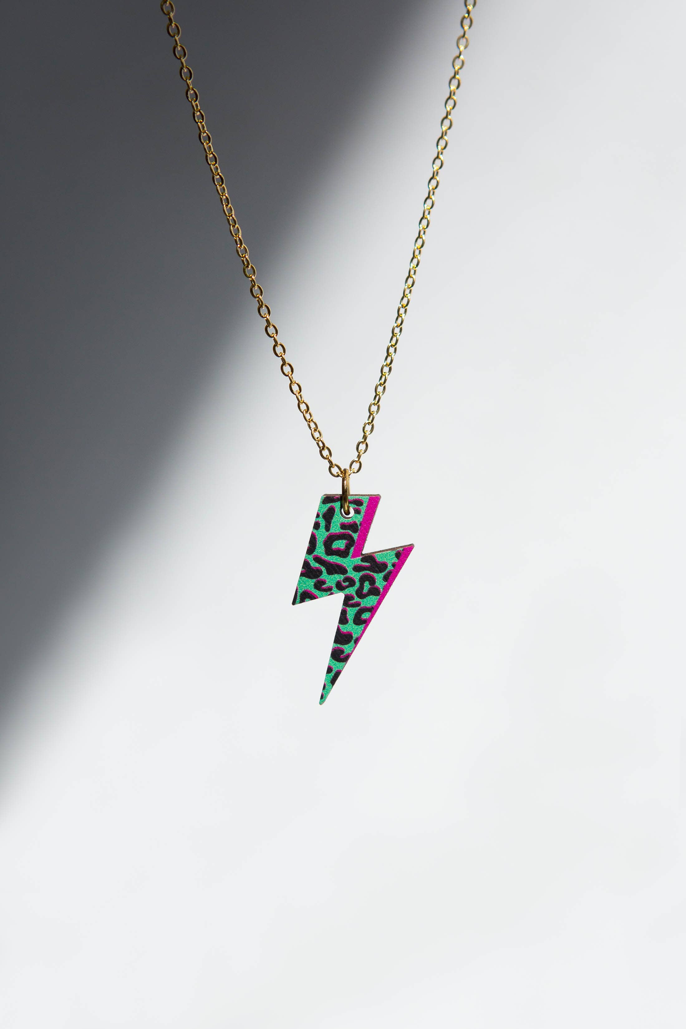 Izzy Daze - Wholesale Pendant/Charm Necklace - Rebel Rebel - Lightning Bolt Leopard Print Green Necklace1