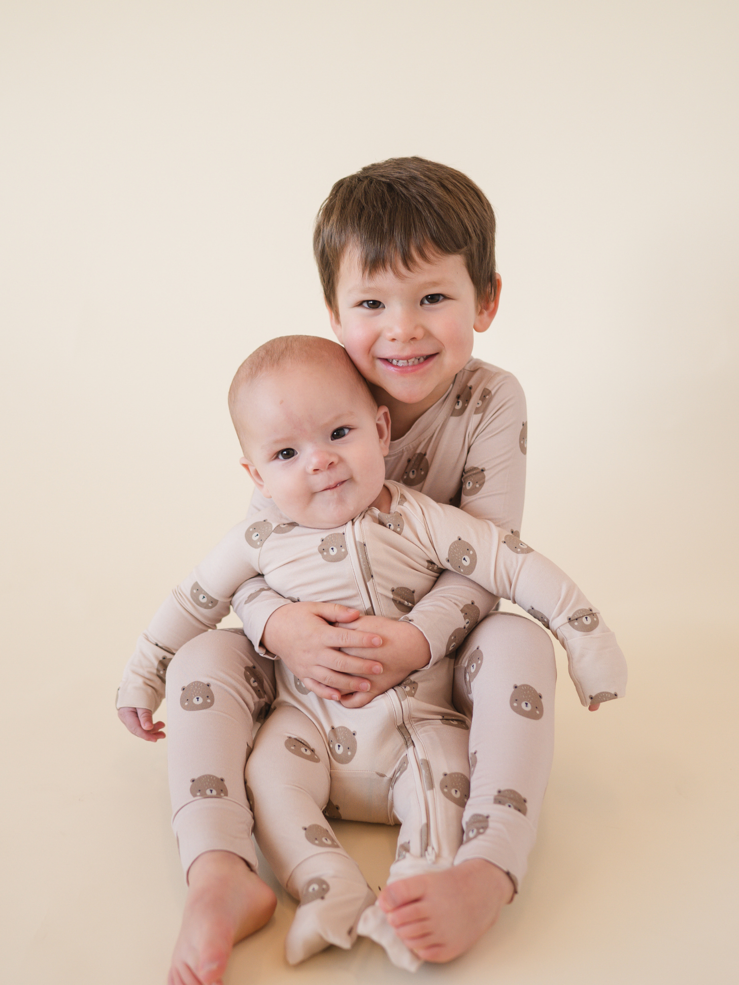 bug + bean kids - Wholesale Jumpsuit - Baby - Bamboo 2-Way Convertible Zip Romper - Teddy | Unisex (0-24m)3