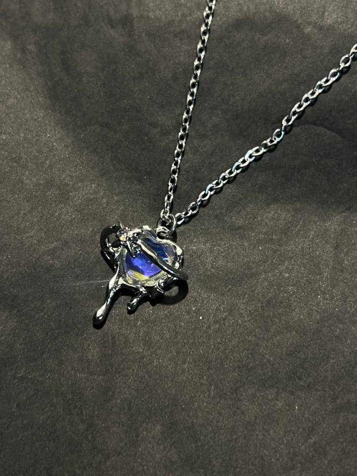 Collar de corazón goteante de opalita para venta al por mayor de Bare Bones Jewelry London