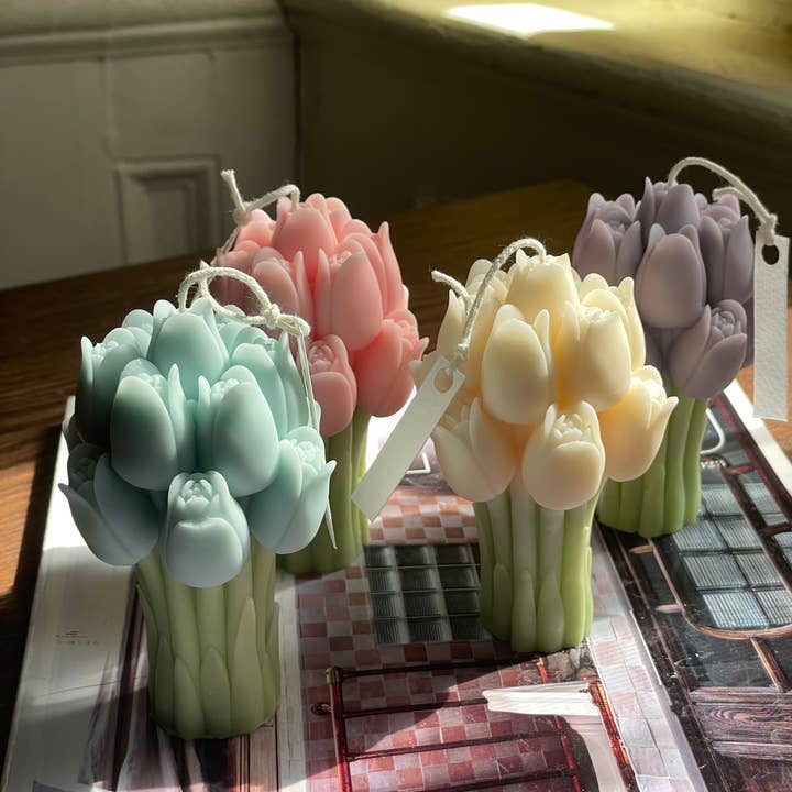 Eloise and Oliver - Wholesale Novelty Candle - Tulip Bouquet