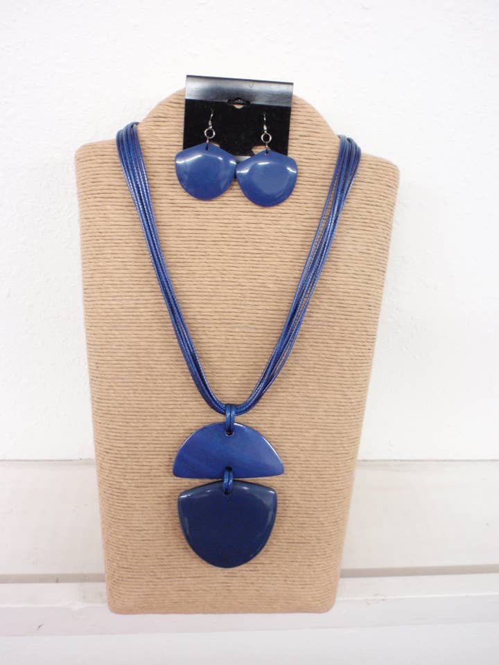 8 STRENGEN BLAUW WAXKOORD MET BLAUWE ONREGELMATIGE VORM voor wholesale door International Duru's