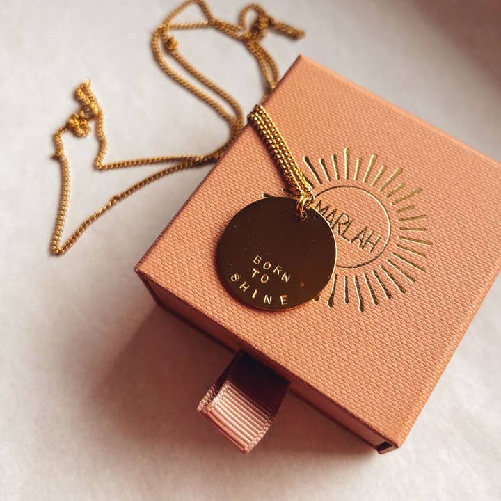 Nato per brillare ✨ – Collana con messaggio - gioiello simbolico fatto a mano in Belgio per la vendita all'ingrosso da parte di MARLAH