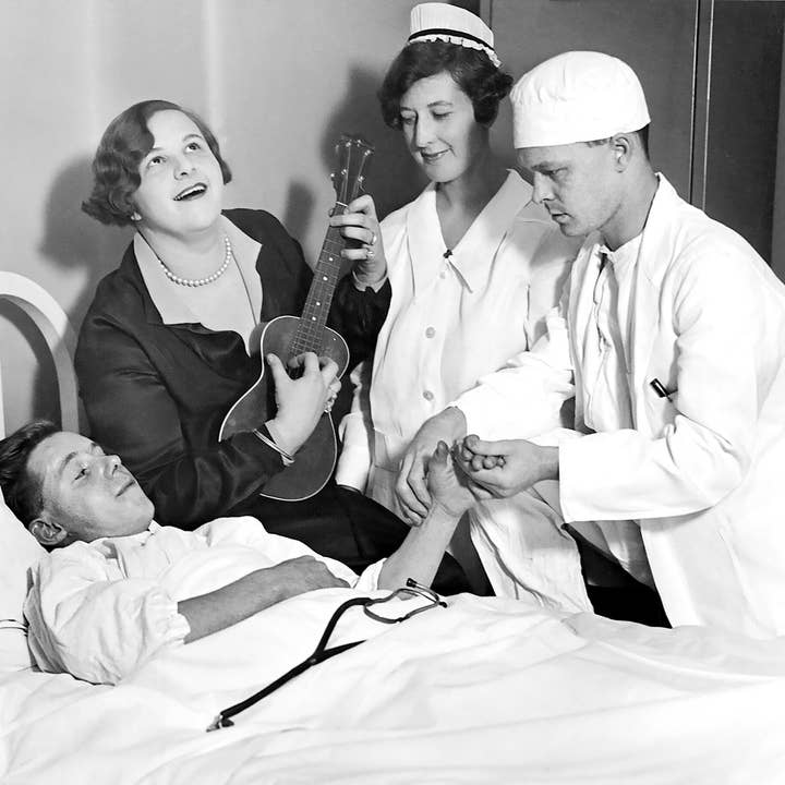 Biglietto di pronta guarigione per intrattenimento a letto per la vendita all'ingrosso da parte di Inky Blue Ltd t/a Holy Mackerel