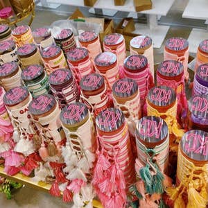 Party tower (EN), Gifts wholesaler