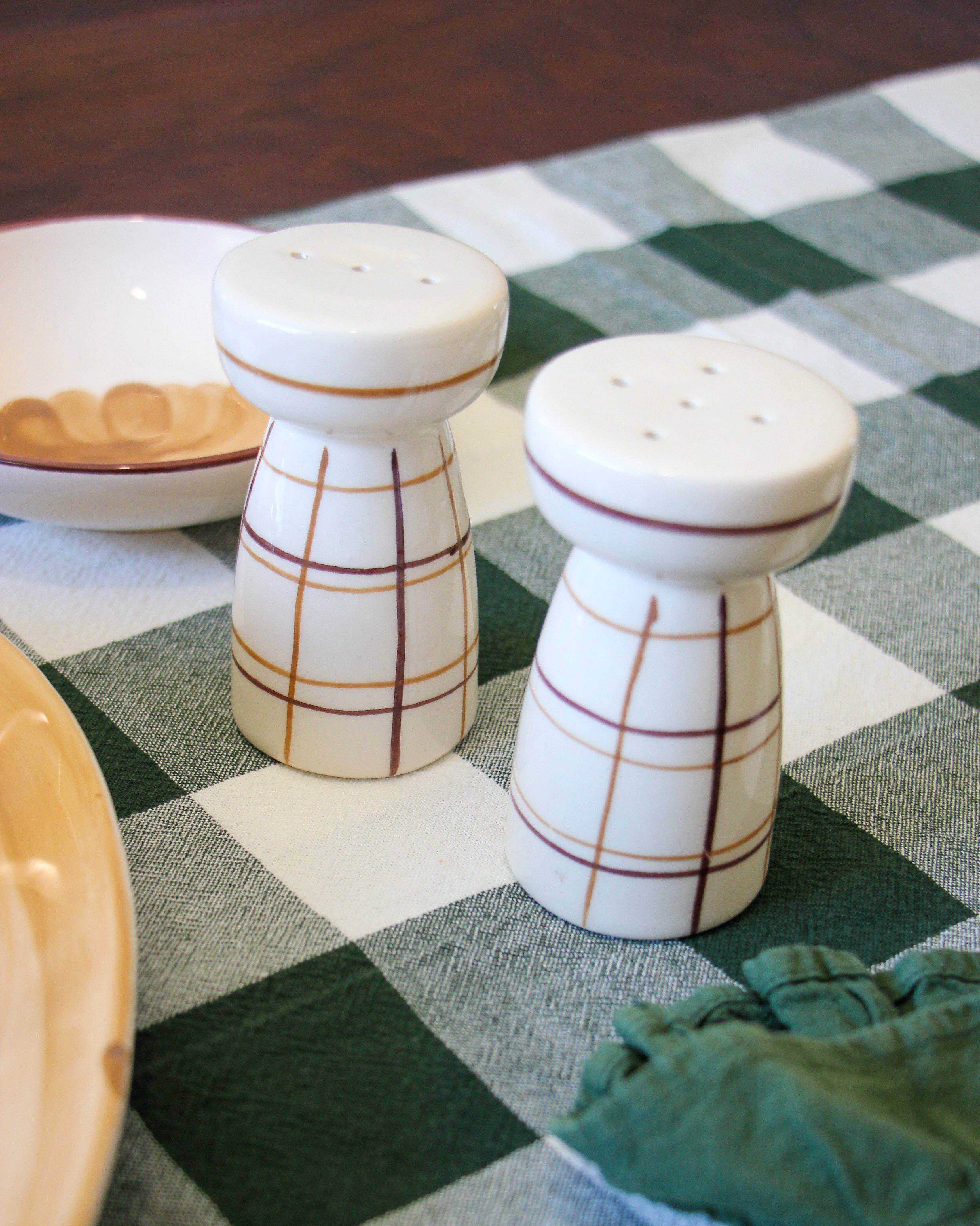 Pó de Barro - Wholesale Salt & Pepper Shaker Set - Dolce Latte Macchiato Ceramic Salt & Pepper Shaker Set1