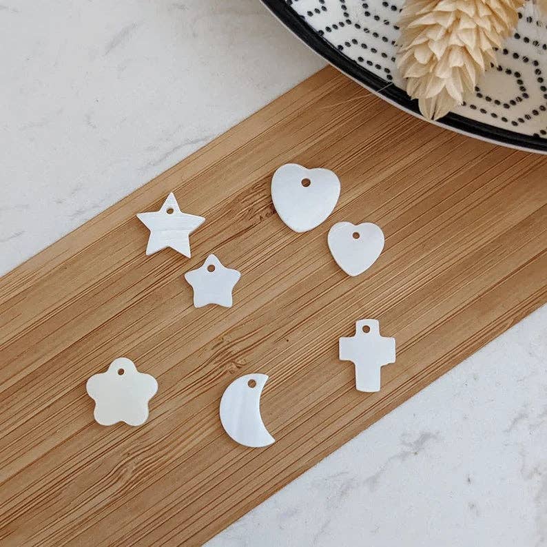 Bliche - Wholesale Charm/Dangle Bracelet - Bangle bracelet with engraved medals and liberty5