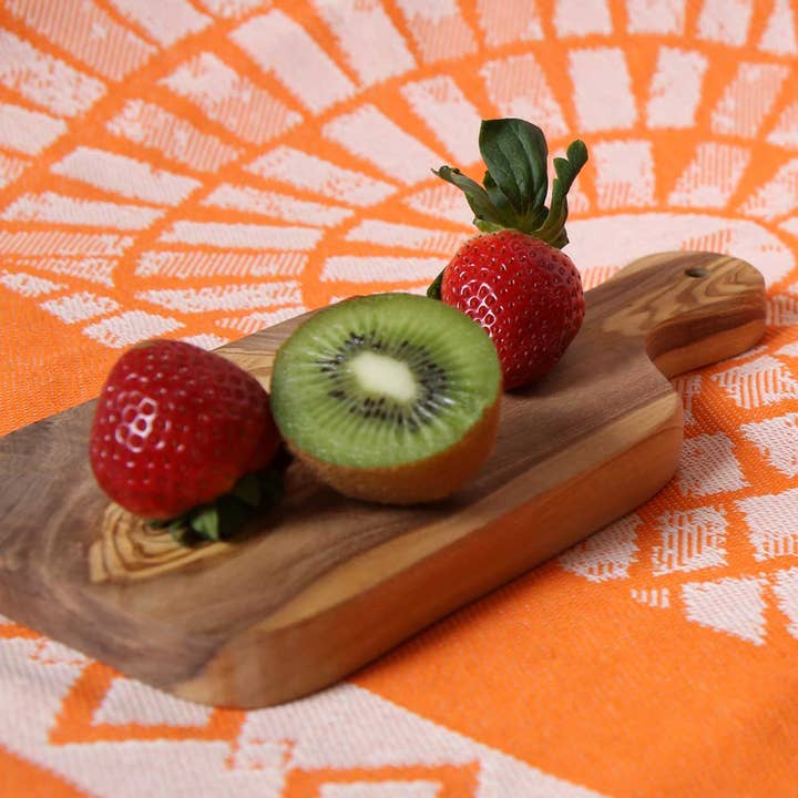 Scents and Feel - Wholesale Cutting Board - Olive Wood Rustic Small cutting Board 8"4