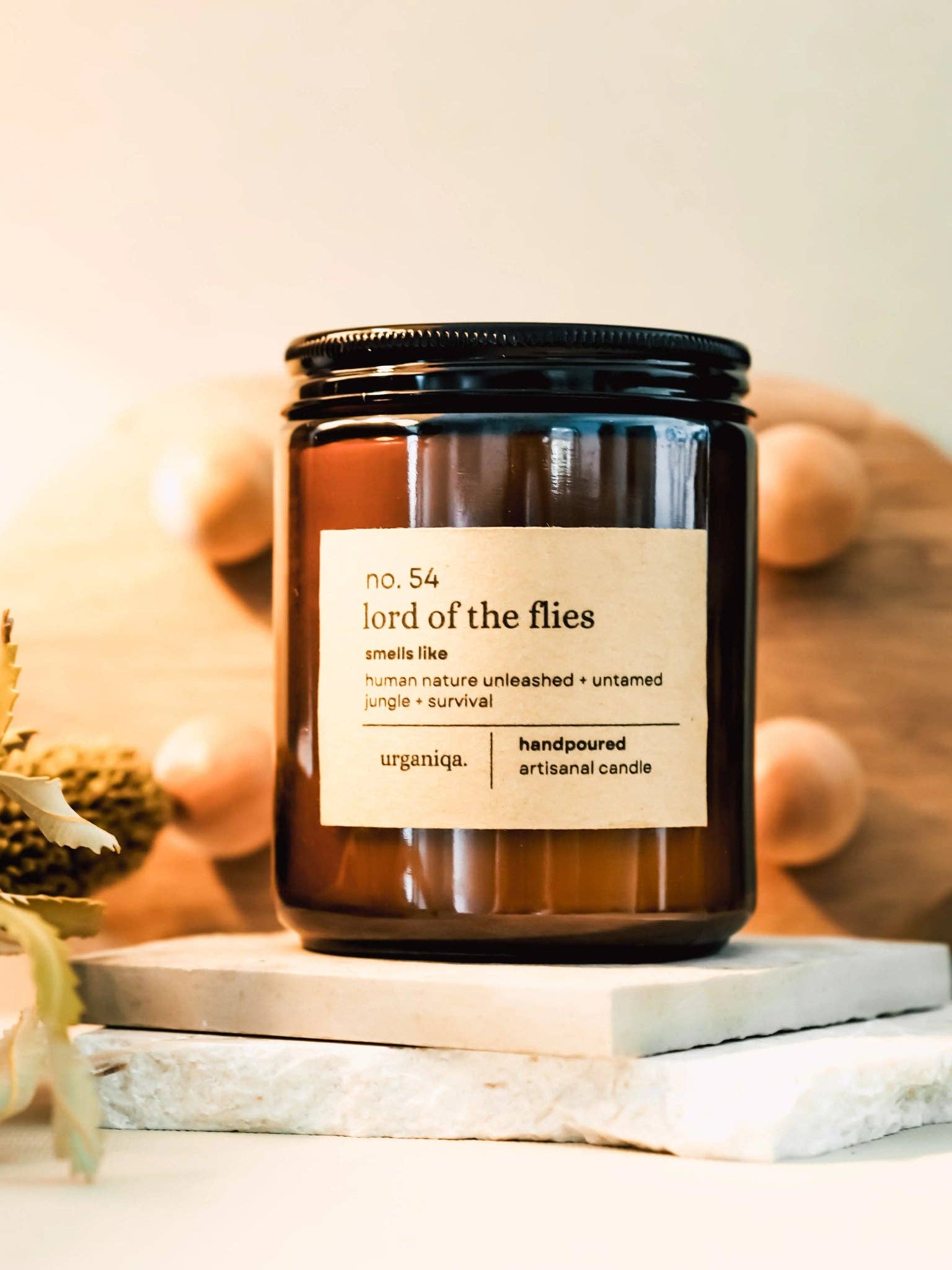 Urganiqa - Vendita all'ingrosso Candela in vasetto - Candela Profumata Ispirata alla Letteratura di "Il Signore delle Mosche"