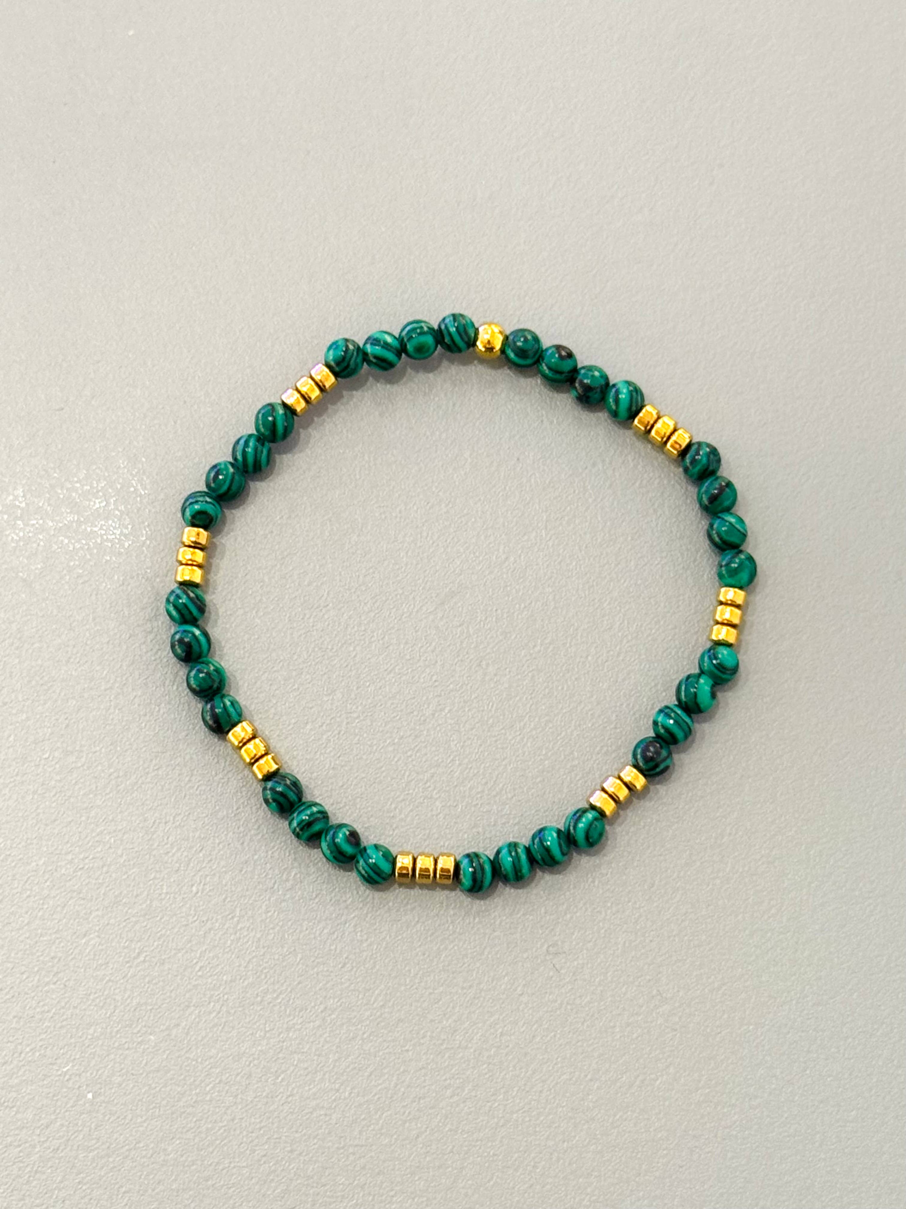 Cassette Barcelona – Engroshandel Perlearmbånd – Aloa elastisk sommerarmbånd med mineralsten13