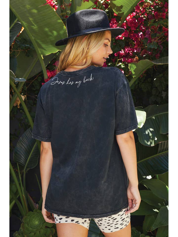 OAT COLLECTIVE - Vente T-shirt sérigraphié – femme - Haut graphique délavé à imprimé minéral JESUS HAS MY BACK1