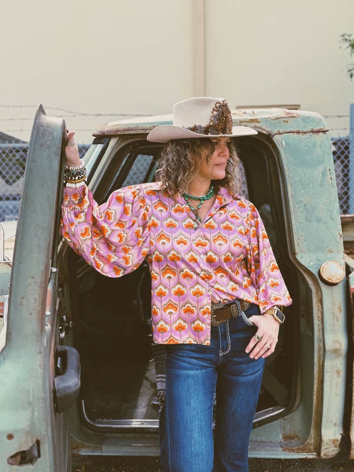 Bluse med ballonærmer og plads til toppen for engroshandel hos Lil Bee's Bohemian Brand