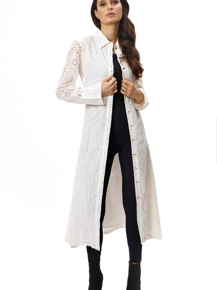 2431 - Spolverino abbottonato ricamato con occhielli e cintura per la vendita all'ingrosso da parte di Adore