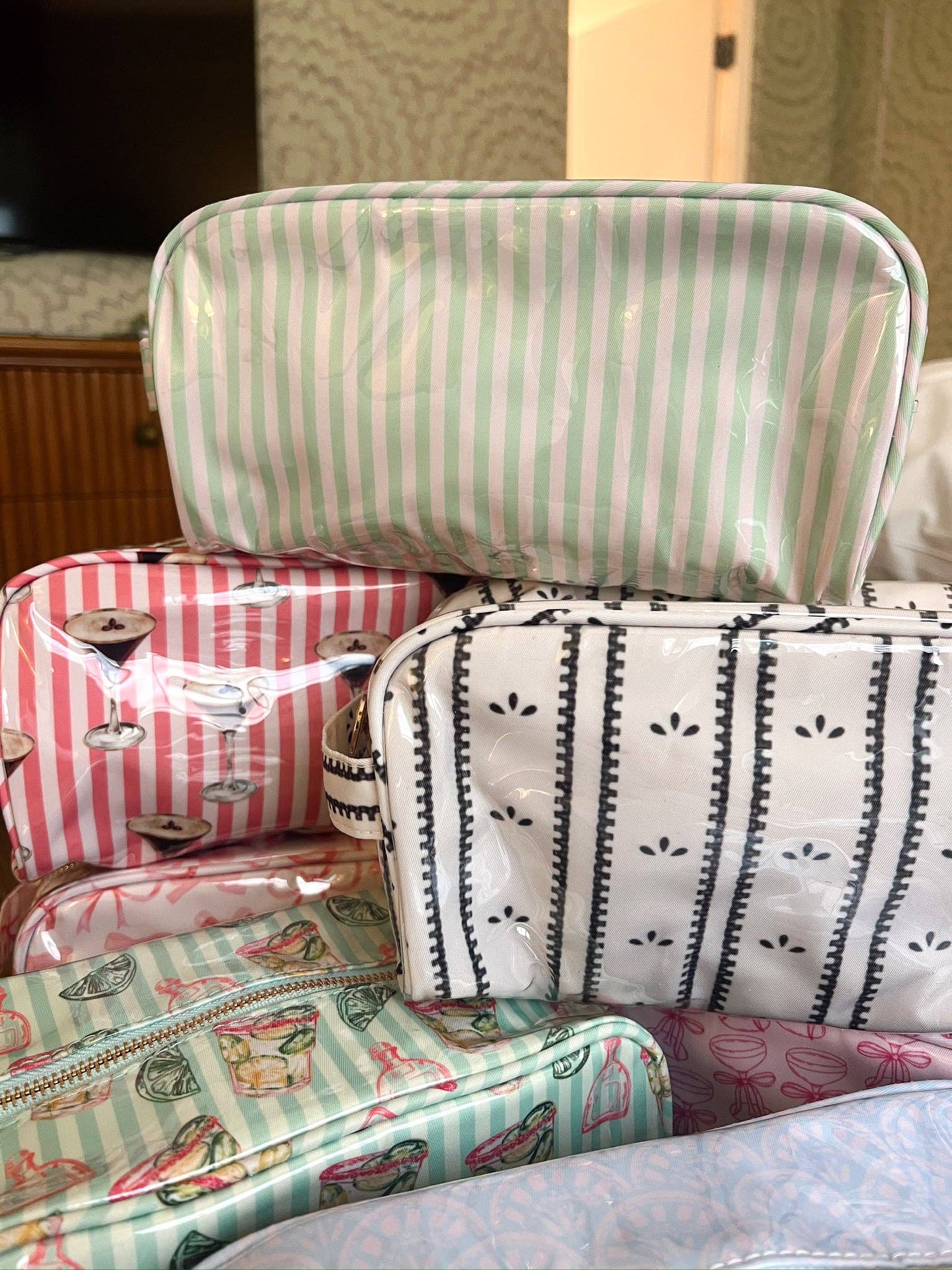 KENZKUSTOMZ - Wholesale Toiletry Bag - Women's - Clear Coat Toiletry Dopp Kit23