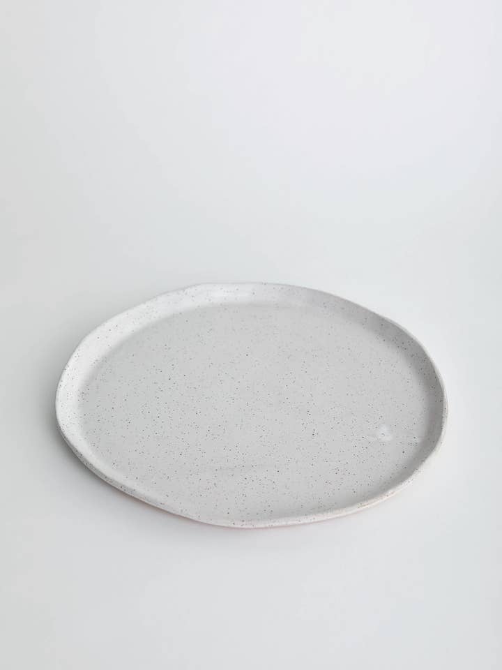 Gepunkteter Ladeteller für den Großhandel von Tagliaferro Ceramics