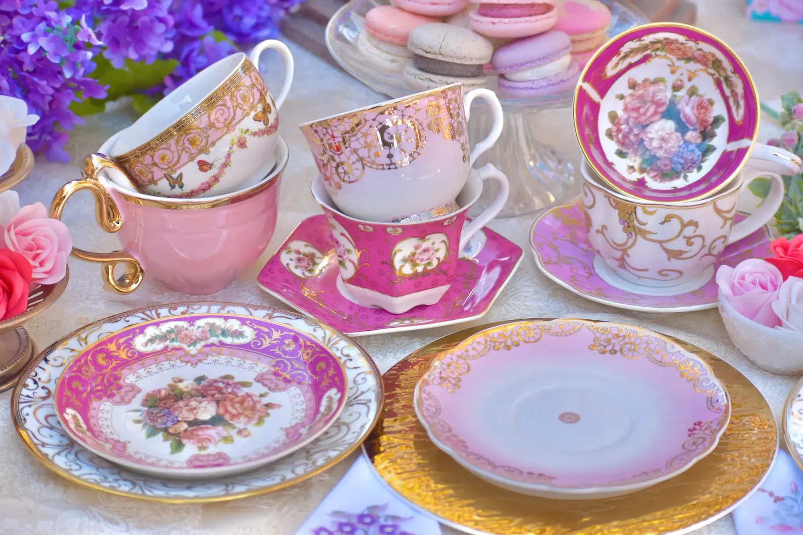 All Little Cute Things – Großhandel Teeservice – Unterschiedliche Teetassen aus der Regency-Ära für Catering, elegante Partys0