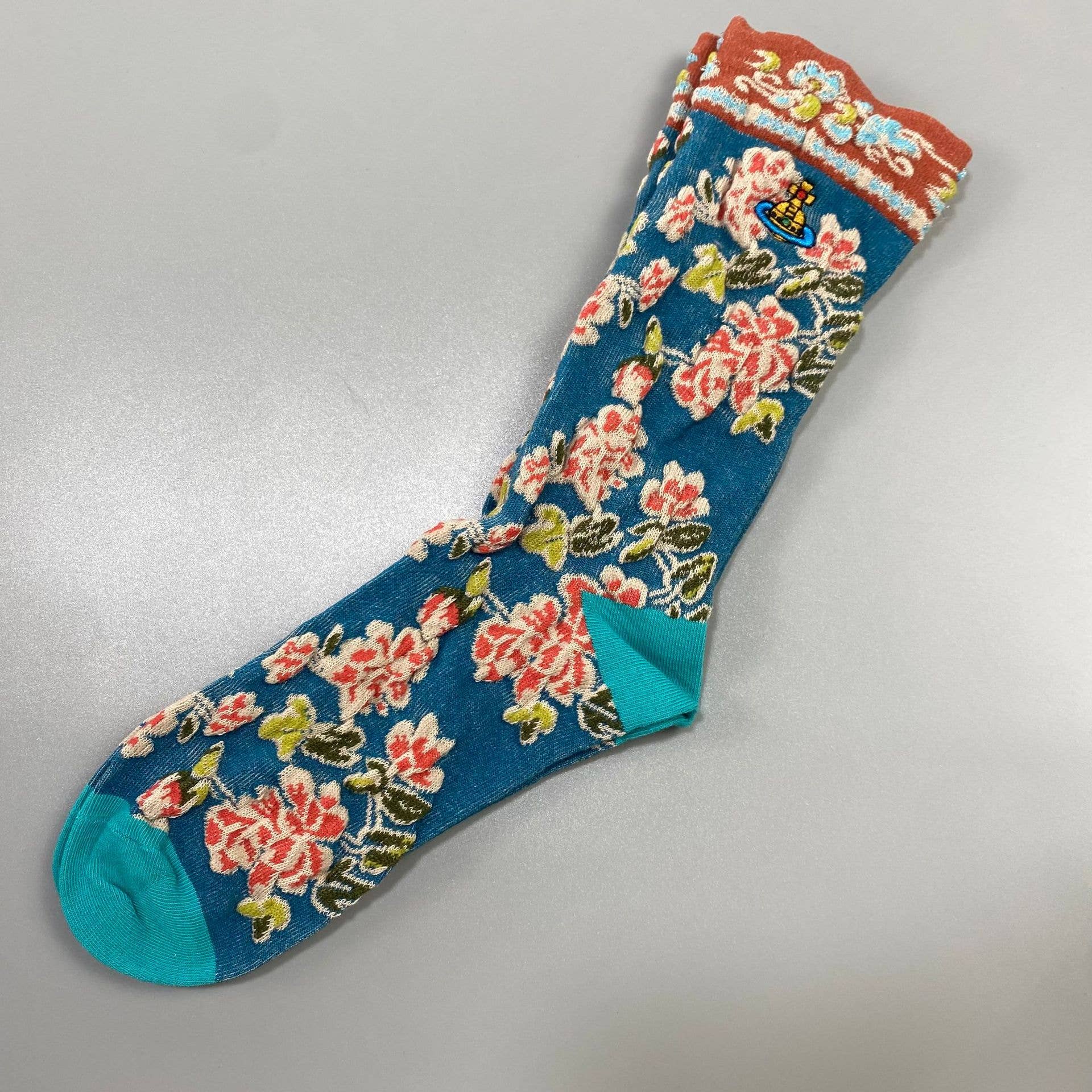 Tourtiwi - Wholesale Socks - Women's - Embroidered small flower vintage socks embossed hollow socks3