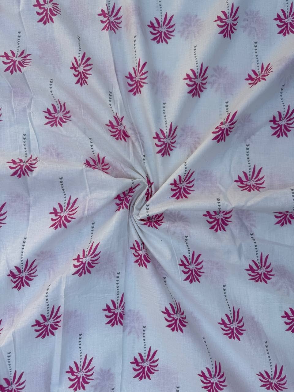 Bhawana Handicrafts - Vendita all'ingrosso Tinte per tessuti - Tessuto per abbigliamento femminile in cotone bianco stampato a blocchi0