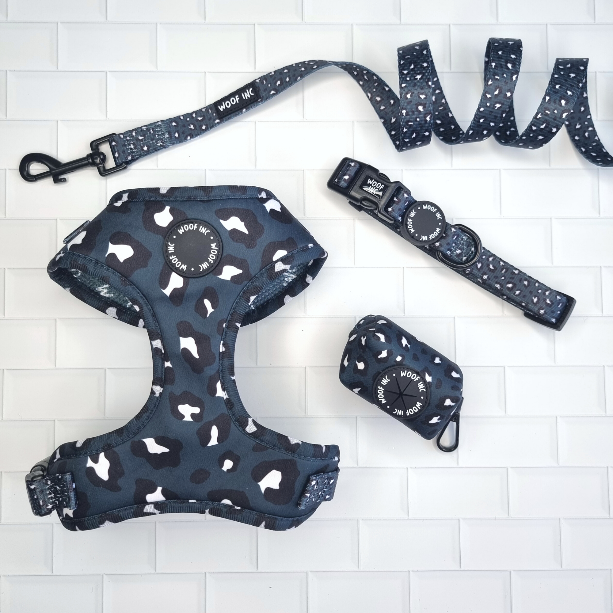 WOOF INC – Großhandel Haustiergeschirr – Hund – Midnight Black Verstellbares Hundegeschirr mit Leopardenmuster9