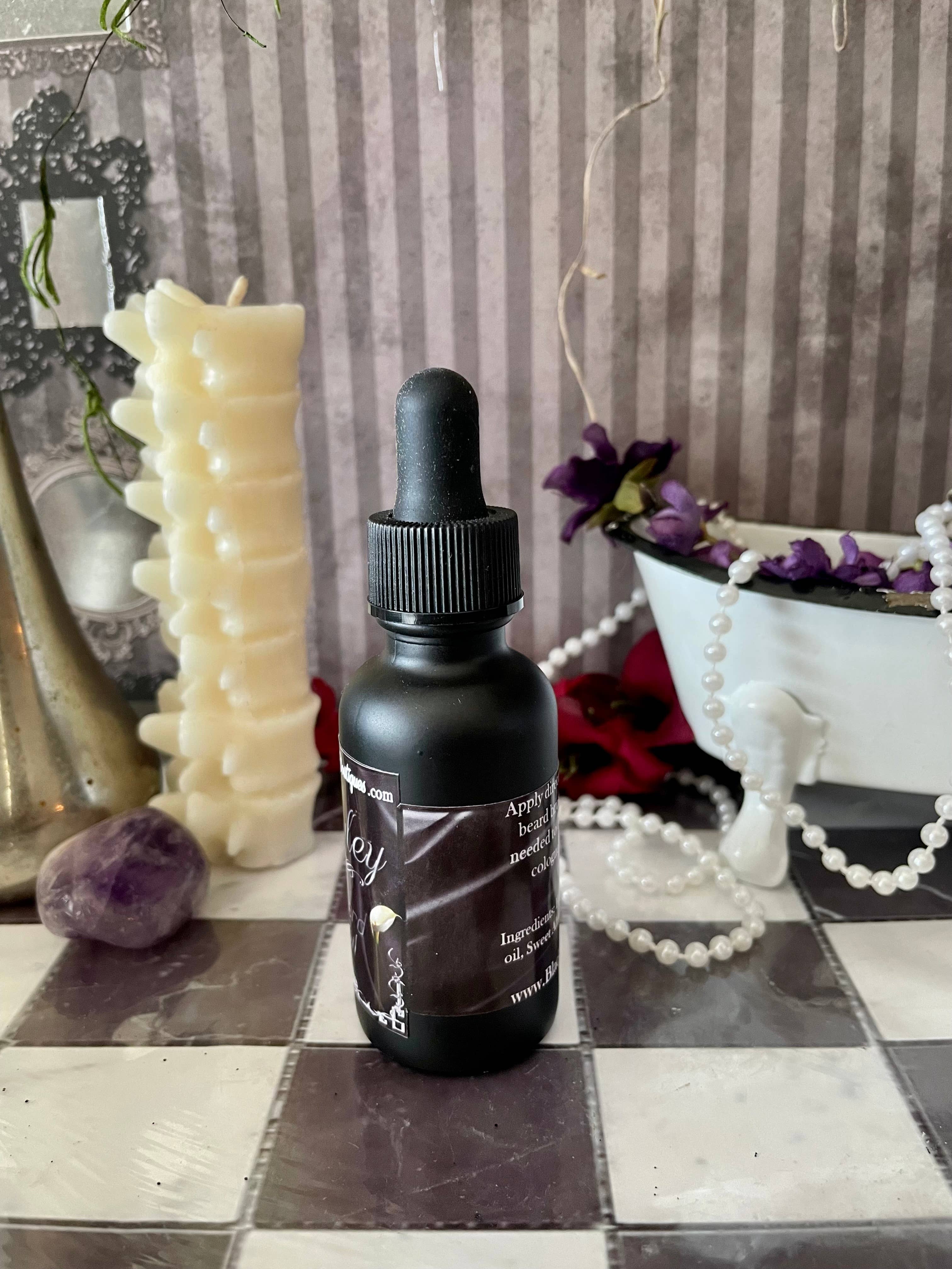 Black Dahlia Boutiques - Venta al por mayor Productos para cuidado de la barba - Aceite de barba Crowley2