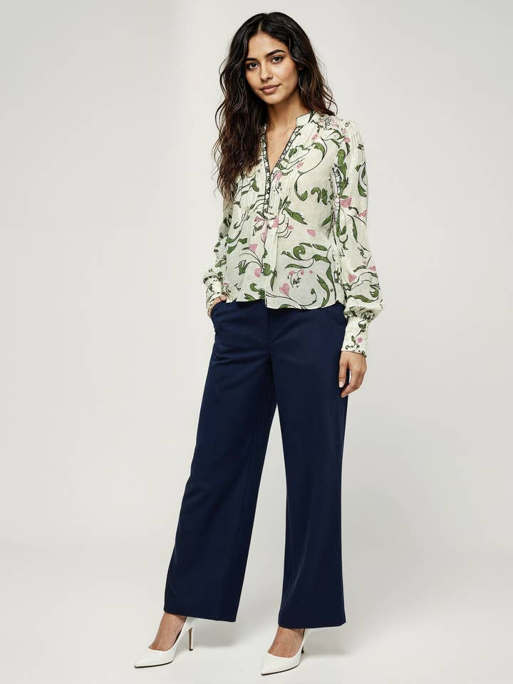 Zoya-Folk Top per la vendita all'ingrosso da parte di Celina Moon