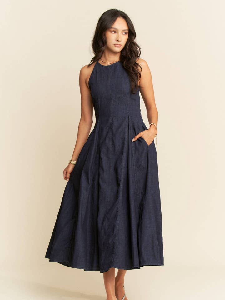 Tvättad denim ärmlös panelutställd maxiklänning för wholesale av Halftee Layering Essentials