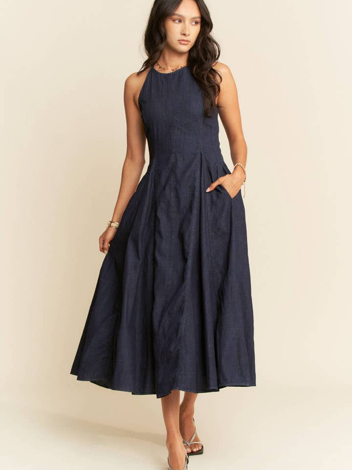 VASKET DENIM ÆRMEØS PANEL FLÆRE MAXIKJOLE for engroshandel hos Halftee Layering Essentials