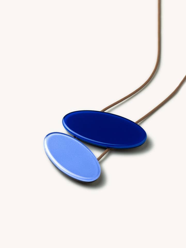 Collier en grains - Bleu indigo pour la vente par Garda