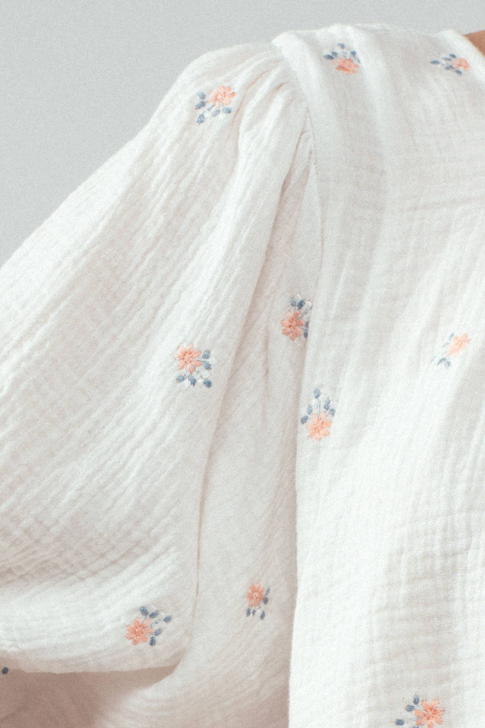 Urban Daizy - Wholesale Blouse - Women's - Floral Embroidered Gauze Blouse18