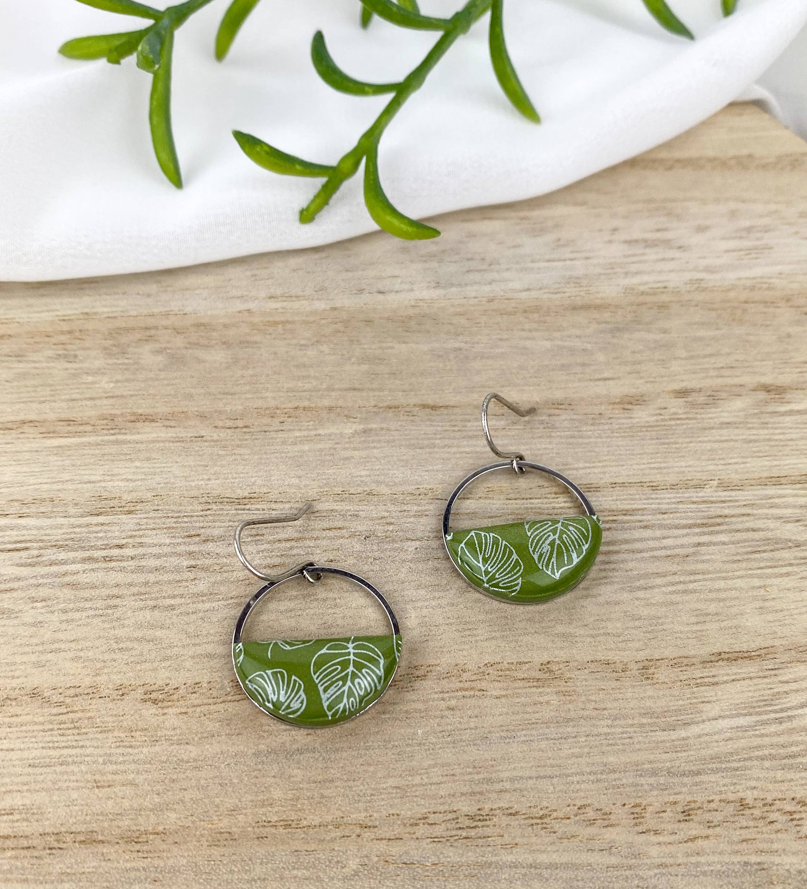 Light Shine - Wholesale Dangle Earrings - Monstera Leaf Dangle Earring | Green Spring Clay Drop |Plant17