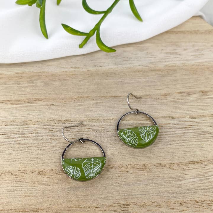 Light Shine - Wholesale Dangle Earrings - Monstera Leaf Dangle Earring | Green Spring Clay Drop |Plant17