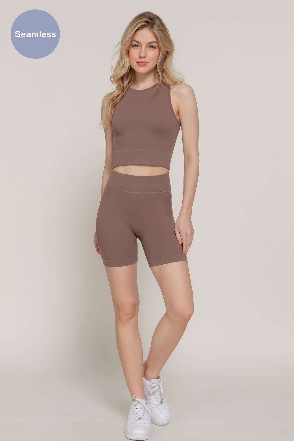 Active Basic | Active USA - Vente Ensemble de sport – femme - Ensemble sans couture top sans manches col rond et short cycliste côtelé3