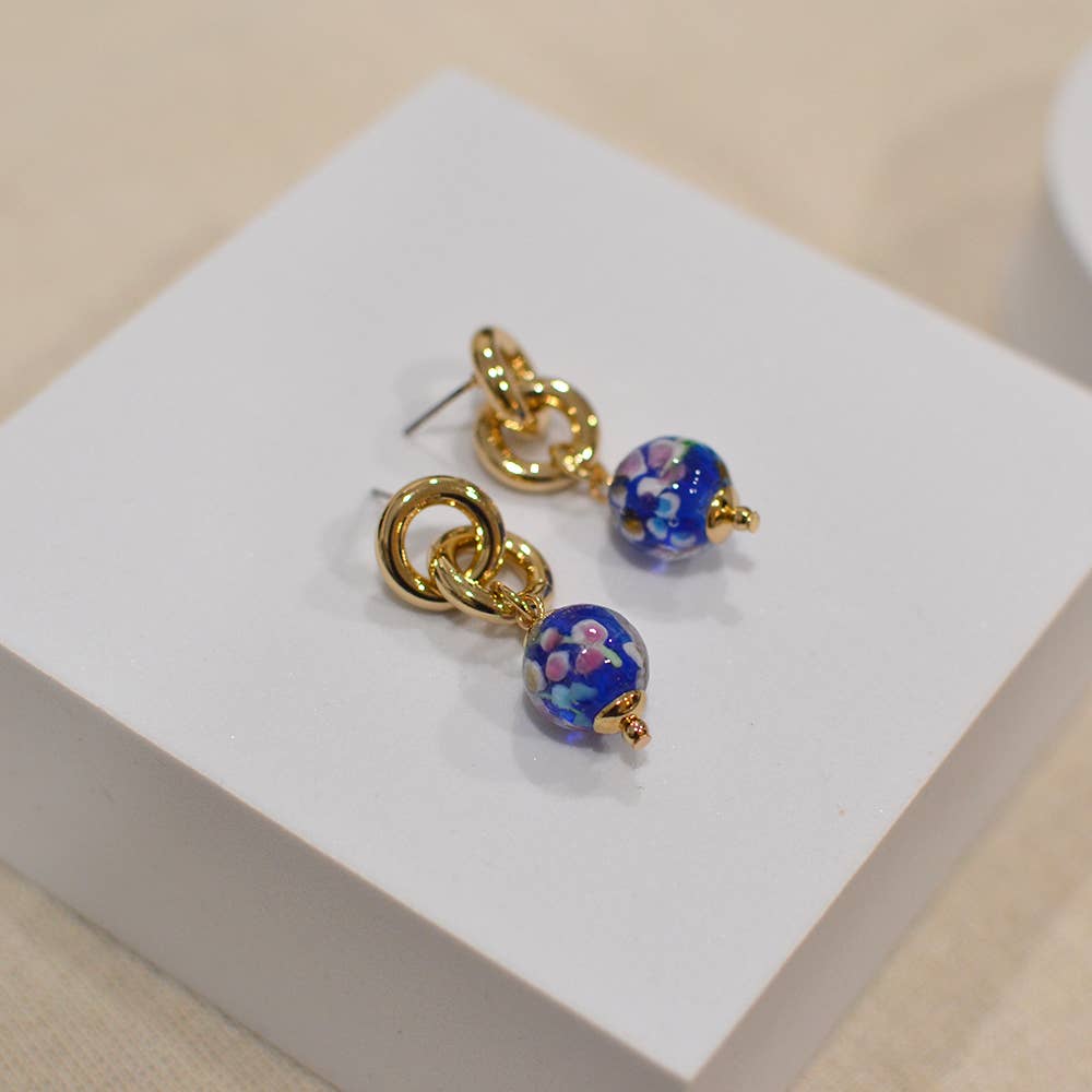 StarryNYC – Großhandel Ohrhänger – Ohrhänger in Kugelform aus Murano-Glas mit elegantem Muster10