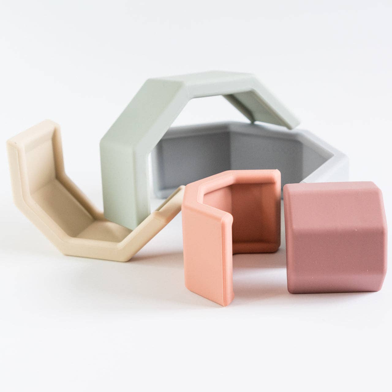 Babeehive Goods – wholesale Stacking rings game – Baby – Rainbow Stacking Toy9