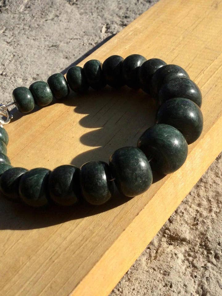 Mayan bracelet like Ancient Guatemalan jade jewelry - Dark green beads - Guatemalan serpentine - Pre-Columbian style for wholesale by OllinMexica