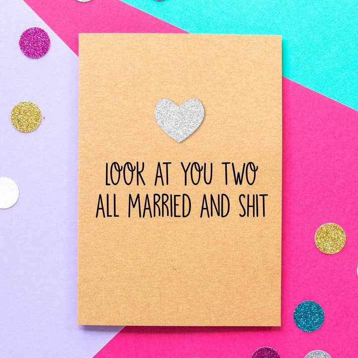 BETTIE CONFETTI - Vendita all'ingrosso Partecipazioni di nozze - Biglietto di nozze divertente | Look At You Two All Sposate And0