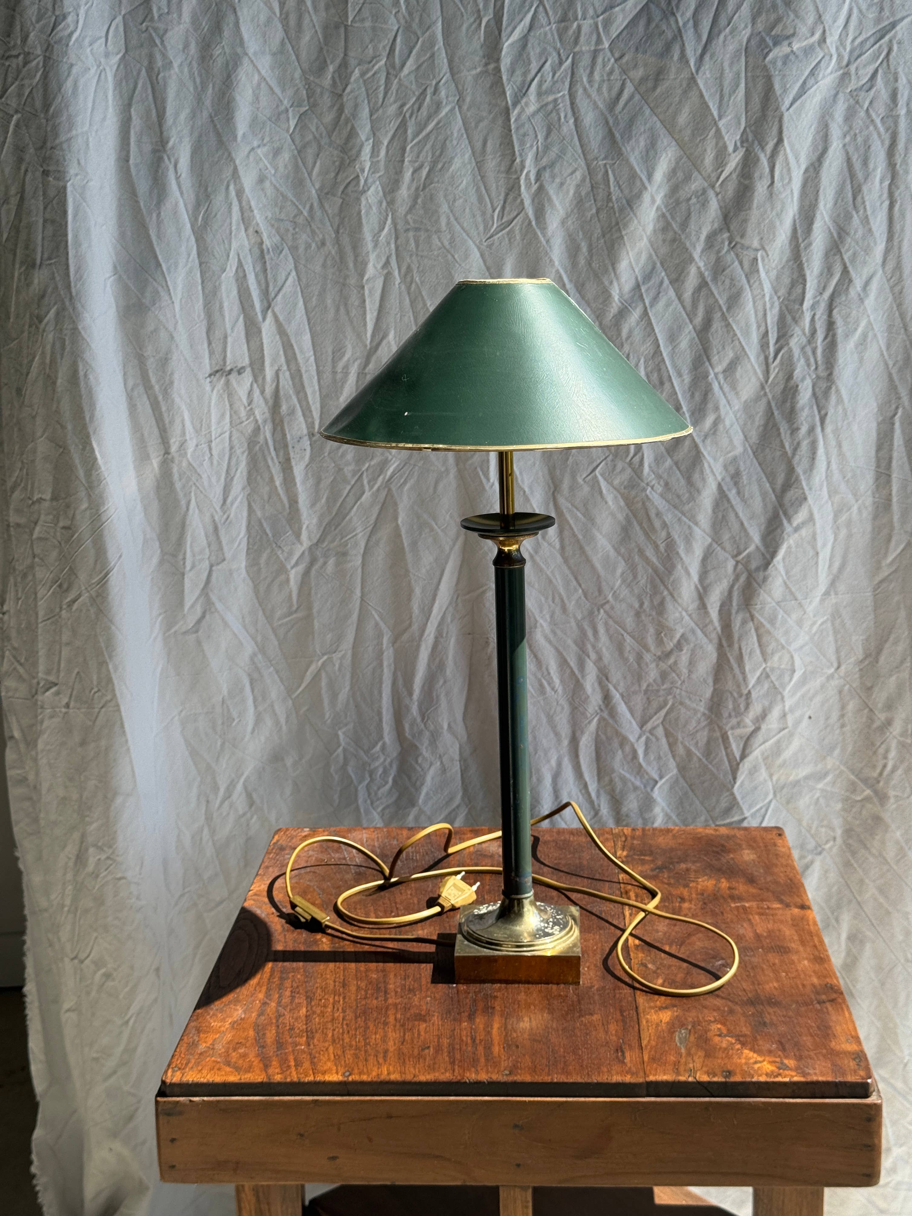 Office Objets - Wholesale Accent/Desk Lamp - Vintage green and gold table lamp H60 D3018