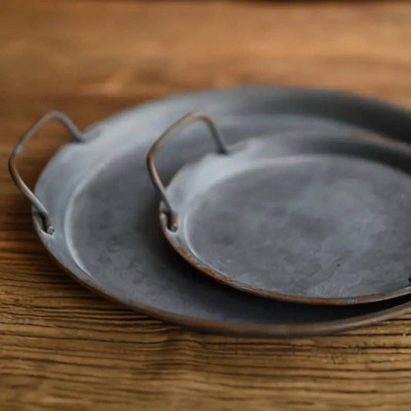 Huis Van Merken - Wholesale Serving Tray - Vintage inspired iron serving tray with handles1