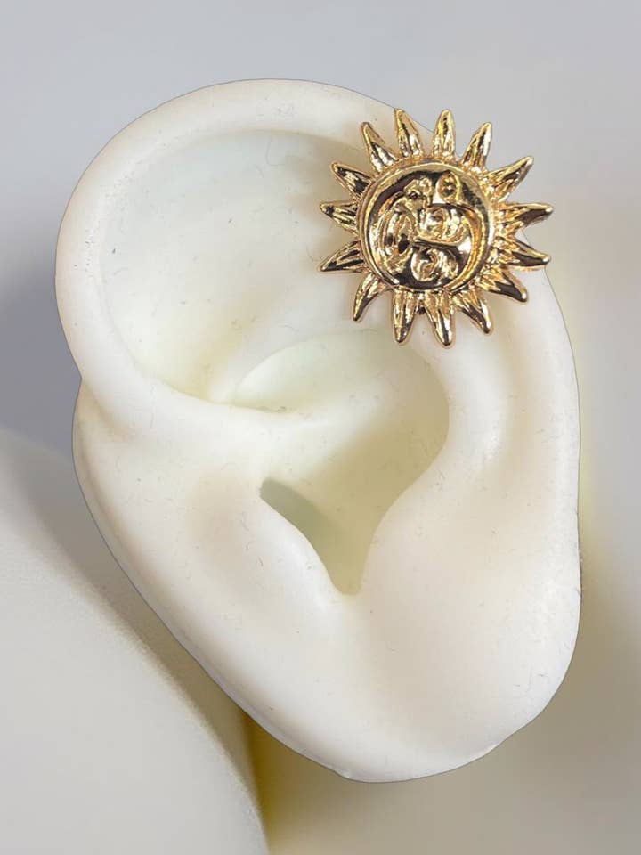 Orecchino a polsino Sole per la vendita all'ingrosso da parte di Showy LLC