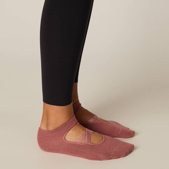 Curvy Fix - Wholesale Socks - Women's - Mary Jane Regular Toe Sports Socks - 2 Pack Coral & Pink